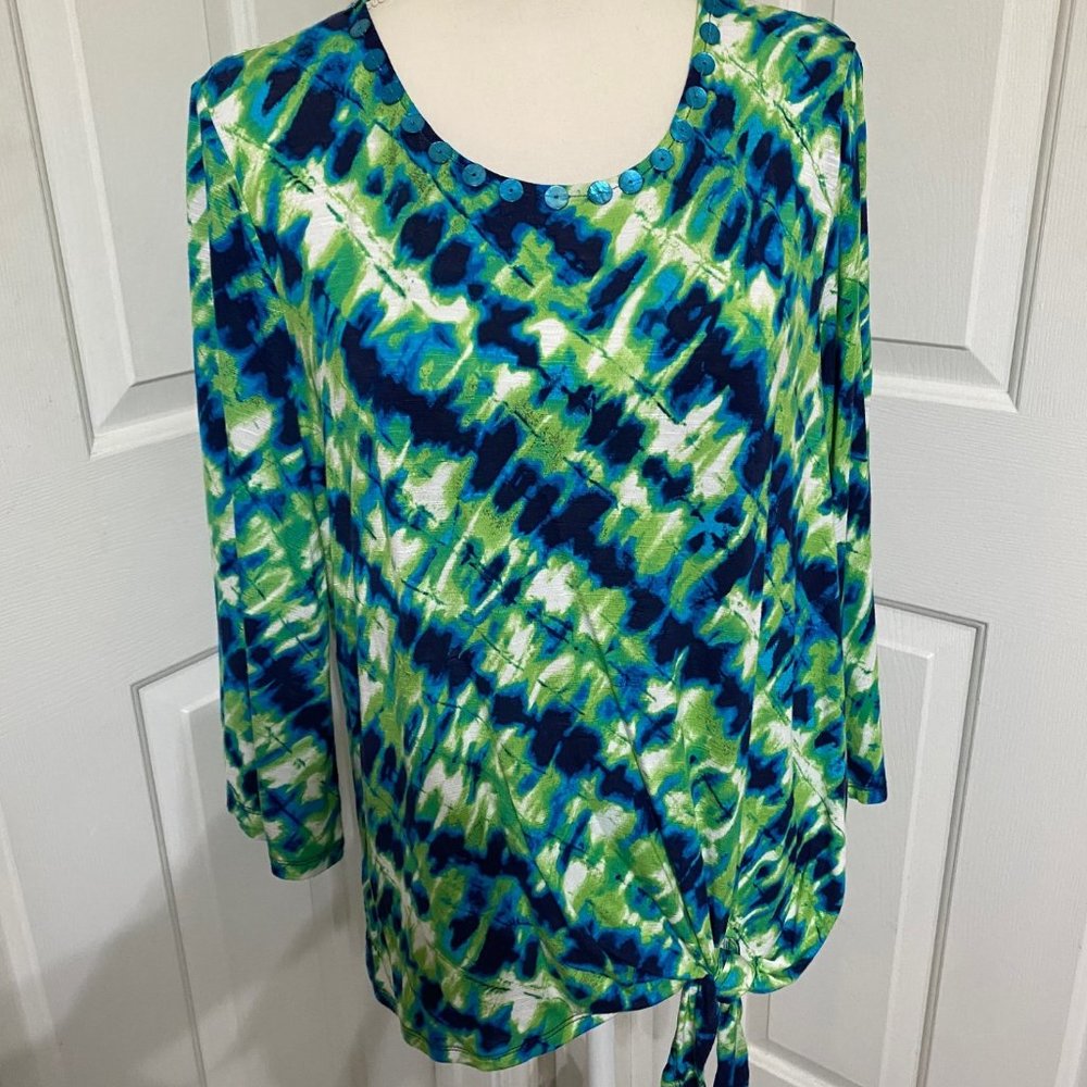 Ruby Rd. M Top with 3/4 Sleeves and a Tie Front